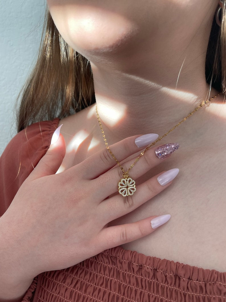 MAGNETIC FOLDING HEART NECKLACE - CloverCharm®️